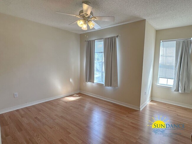 Building Photo - 2817 Bay Club Dr