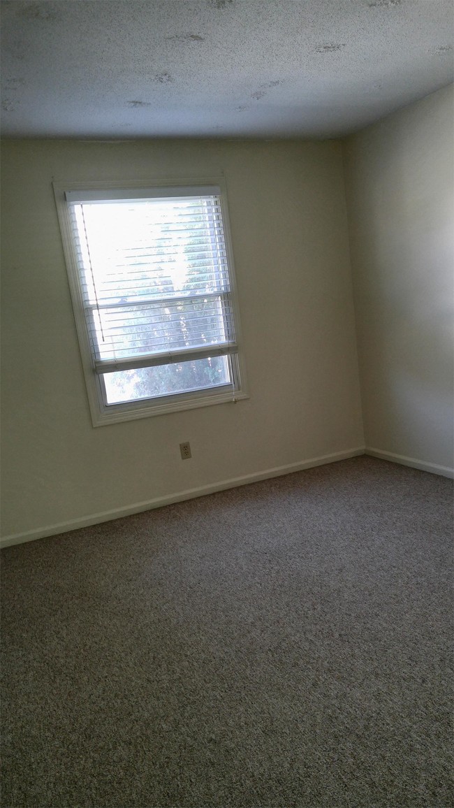 Foto del edificio - 5271 Eastwick Dr