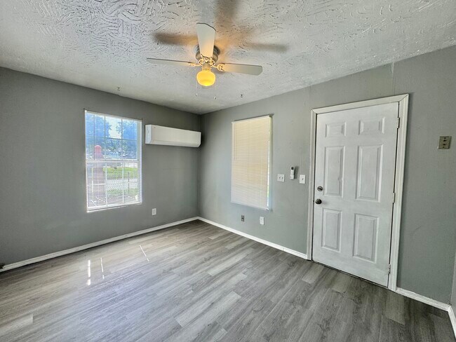 Foto del edificio - 1501 SW 30th St