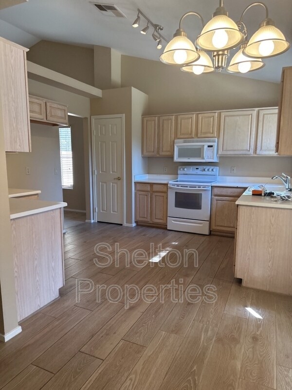 Foto del edificio - 5713 E St John Rd