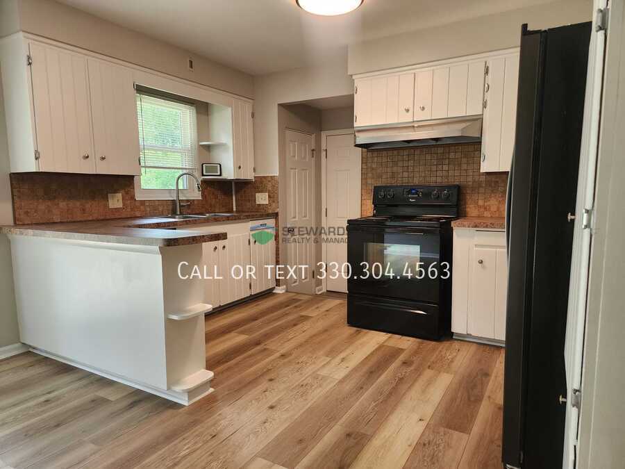 Primary Photo - 8250 E Wadora Cir NW