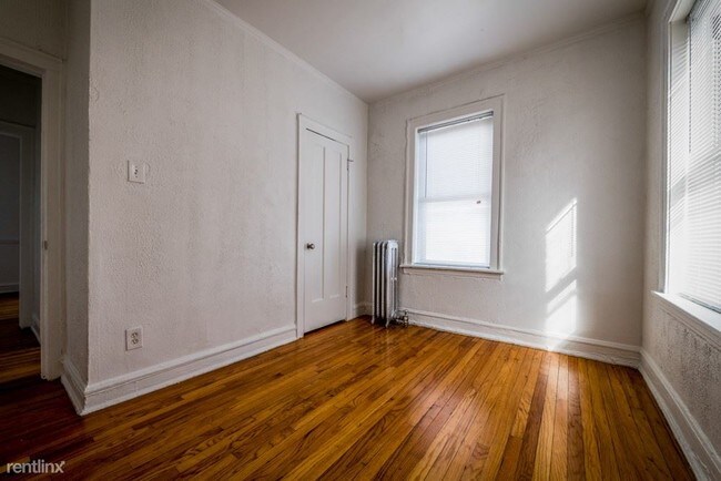 Building Photo - 8001 S Ellis Ave