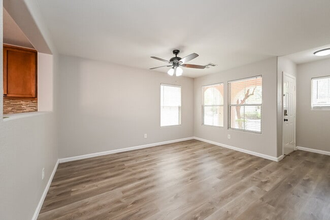 Building Photo - 7154 Temecula Valley Ave