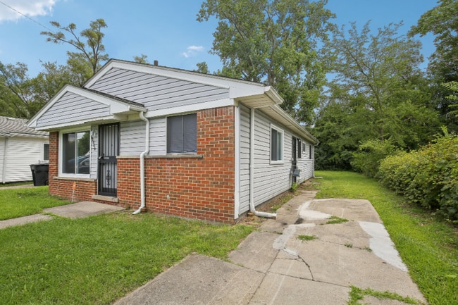 Building Photo - 10000 Stahelin Ave