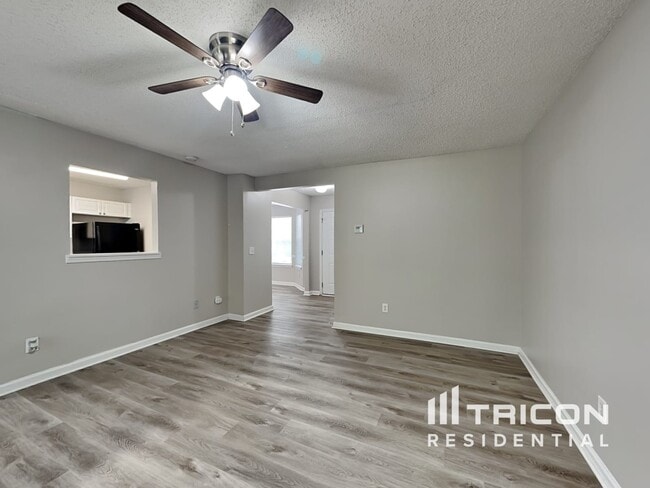 Building Photo - 5431 Sapphire Cir