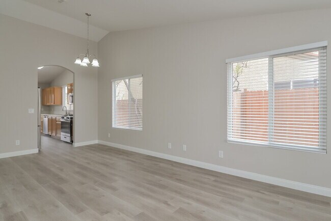 Building Photo - 406 Aloha Dr