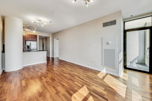 Foto del edificio - 1255 S State St