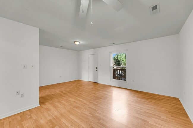 Building Photo - Folly Beach Apartment: Steps From All The Action