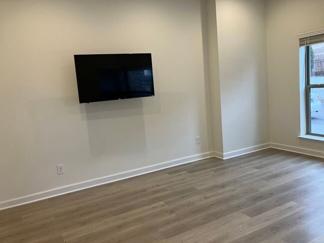 Building Photo - Price Improvement! New Condo In Spring Hil...