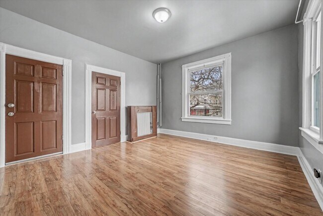 Foto del edificio - 250 S 5th Ave