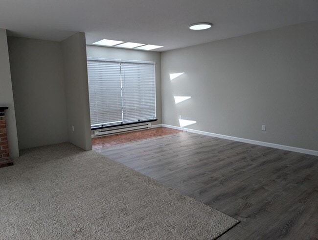 Foto del edificio - 5009 81st Pl SW