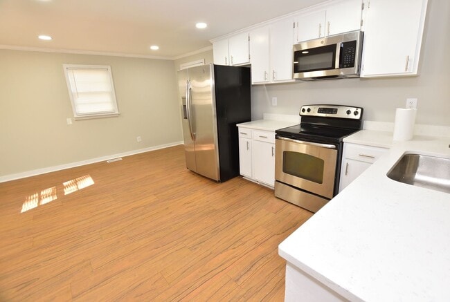 Foto del edificio - 734 Park Ave