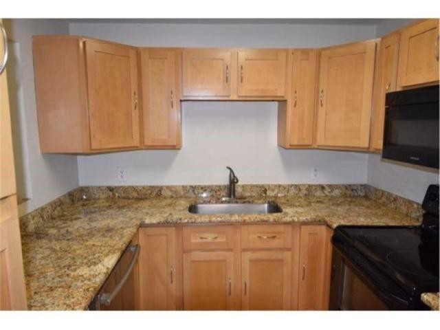 Building Photo - 3 bedroom in West Palm Beach FL 33415