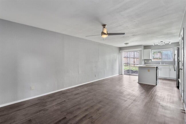 Building Photo - 3415 Menchaca Rd