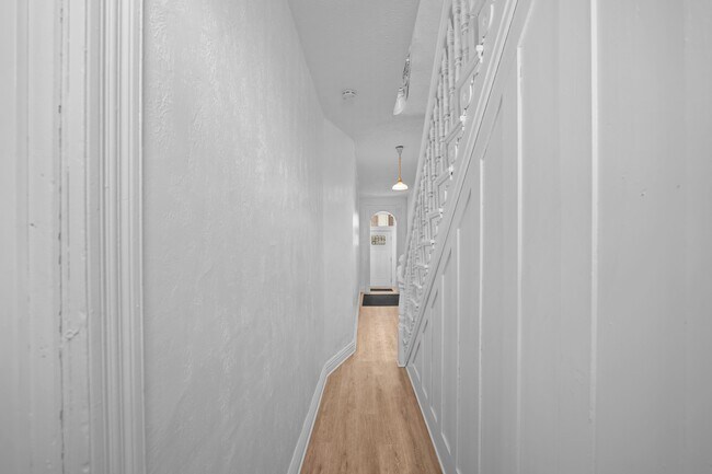 Building Photo - 3053 Brereton St