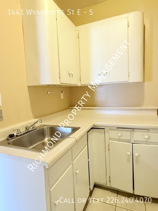 Photo du bâtiment - 1441 Wyandotte St E