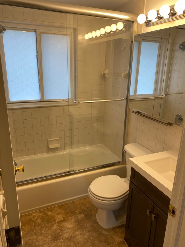 Meadows of South Lyon Apartments in South Lyon, MI