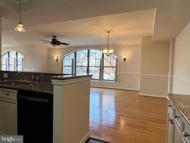 Building Photo - 485 Harbor Side St