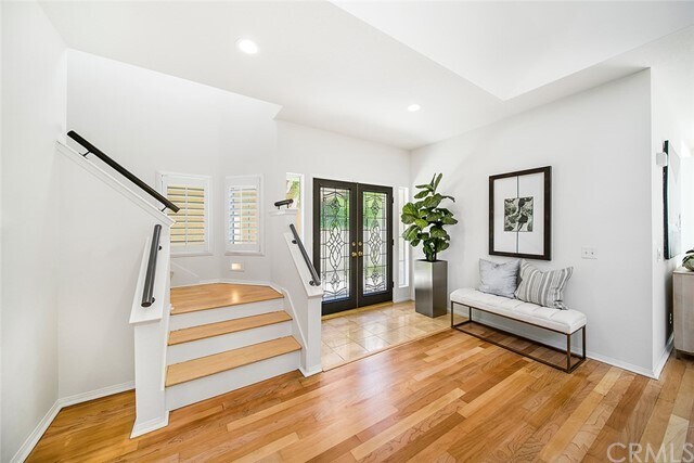 Building Photo - 7 Antigua