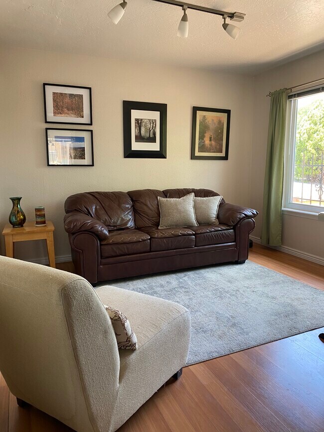Foto del edificio - 6411 Harper Dr NE