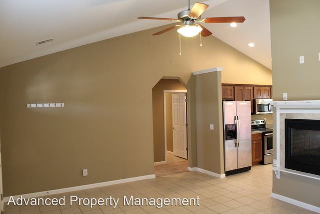 Building Photo - 5233 Stone Crest Dr