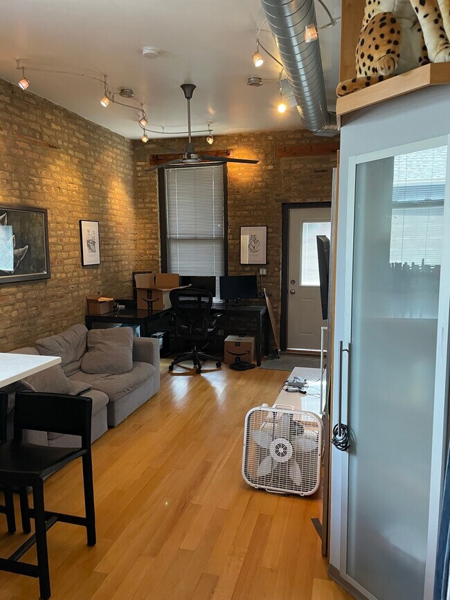 Foto del edificio - 1151 W Erie St