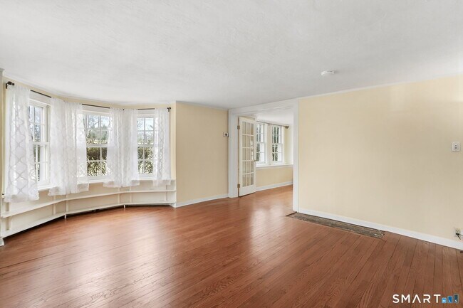 Foto del edificio - 410 Wilton Rd W