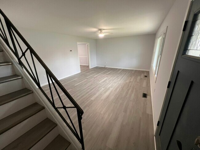 Foto del edificio - 8 Marboro Ln
