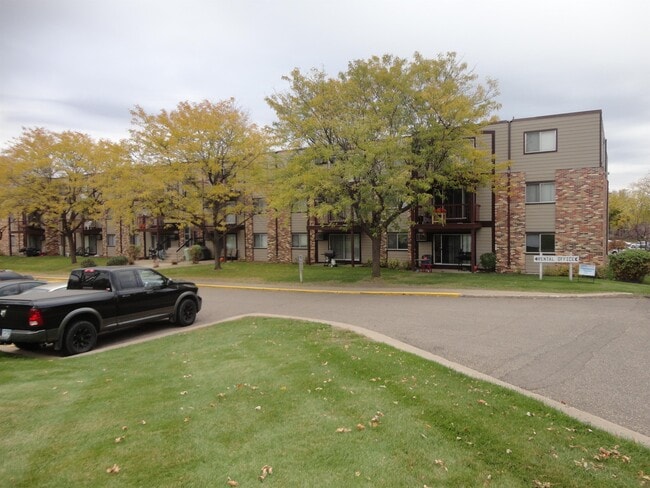 Building Photo - 511 Westview Dr