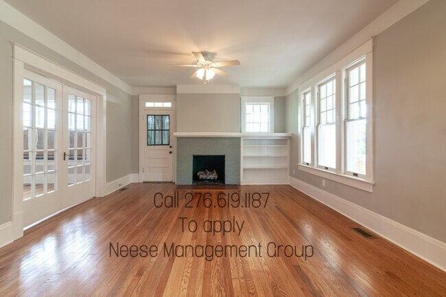 Foto del edificio - 809 Colonial Rd SW