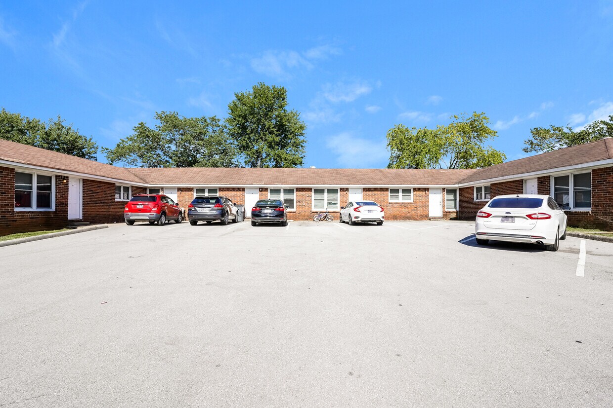 Primary Photo - 500 Skyline Dr