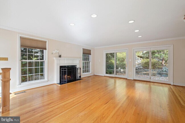 Foto del edificio - 5321 MacArthur Blvd NW