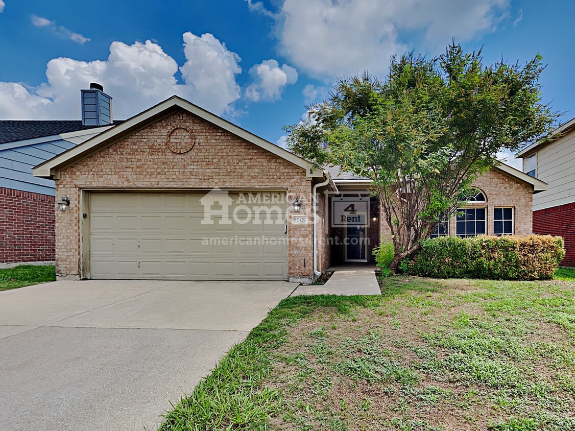 12429 Silvermist Trail House Rental in Burleson, TX