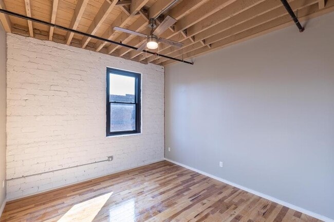 Foto del edificio - 116 N 4th St