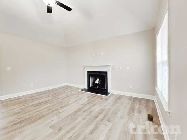 Building Photo - 282 Oxfordshire Dr