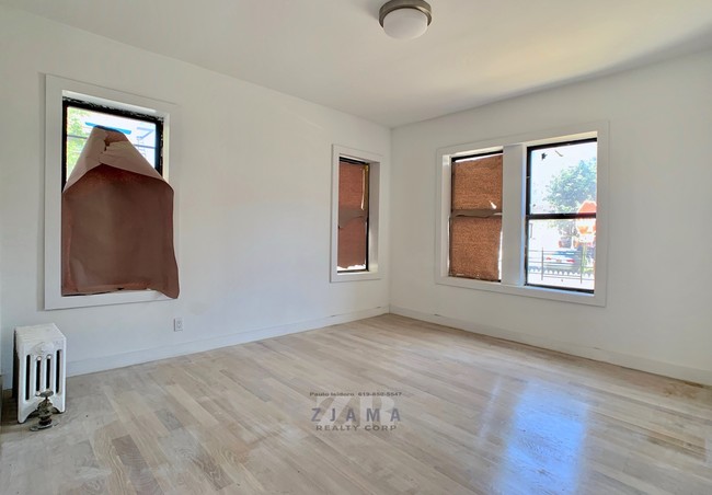 Building Photo - 220 E 23rd St