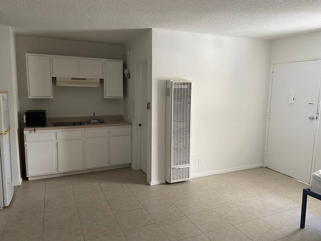 Foto principal - 10944 Strathmore Dr