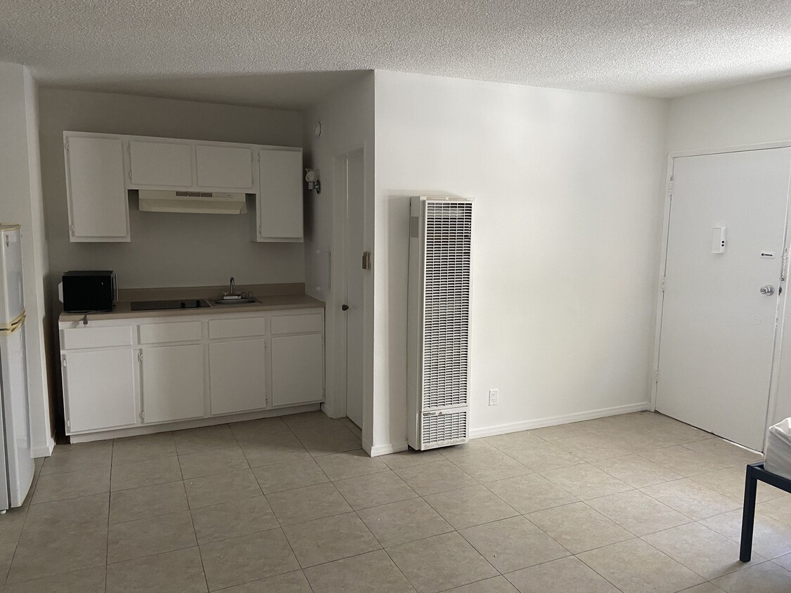 Primary Photo - 10944 Strathmore Dr