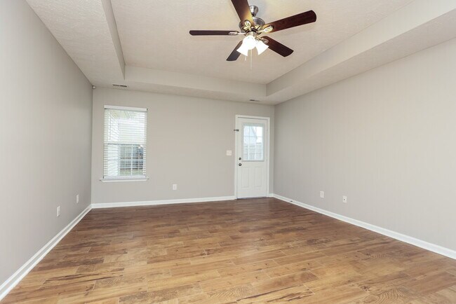 Building Photo - 718 Wildwood Dr