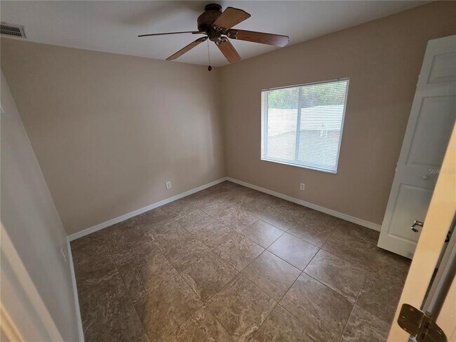 Foto del edificio - 1644 Dawnview St