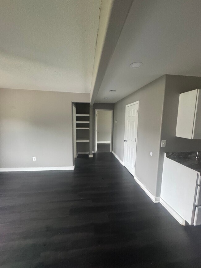 Foto del edificio - 4416 E Bayley St
