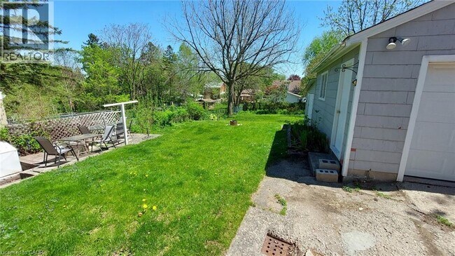 Building Photo - 322 Edwin St