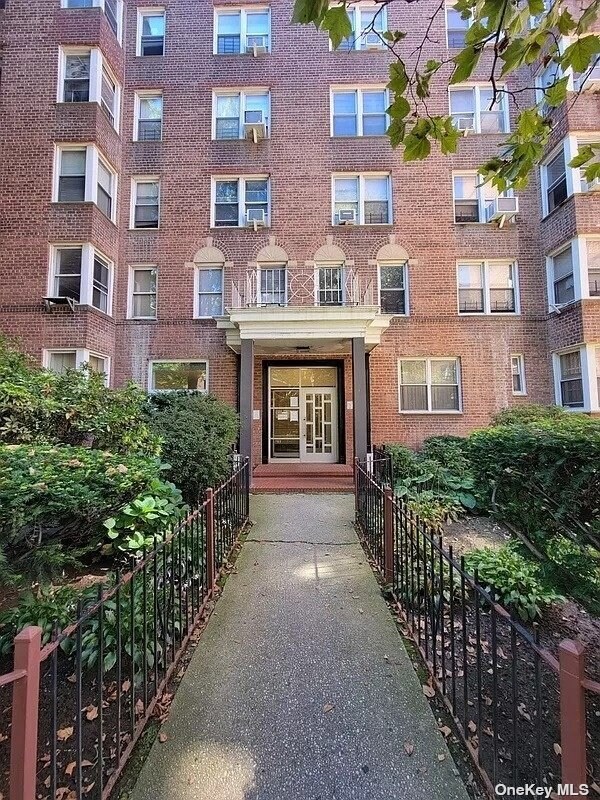 Primary Photo - 3310 Avenue H
