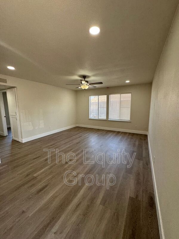 Foto del edificio - 3515 W Campus Ave.