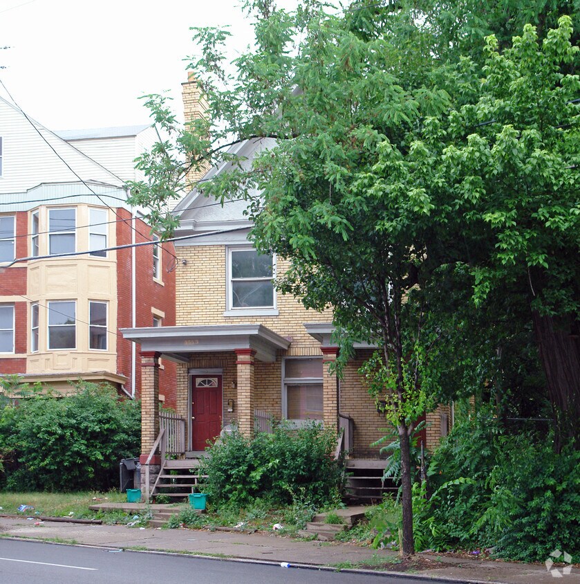 3333 Montgomery Rd, Cincinnati, OH 45207 Apartments in Cincinnati, OH