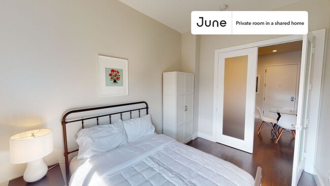 Building Photo - Room in Shared 4 bed/2 bath home