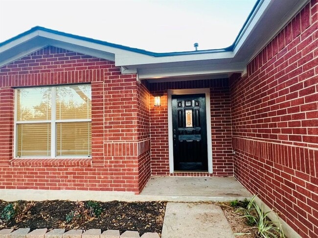 Building Photo - 137 Salado Dr