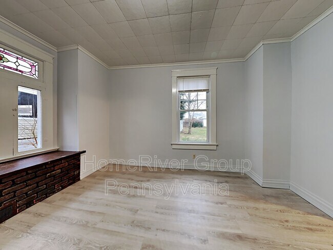 Foto del edificio - 913 Warren Ave