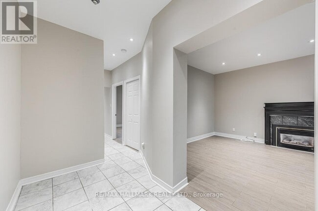 Building Photo - 10 Biggar Ave