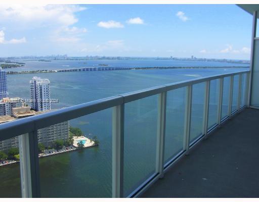 Building Photo - 1900 N Bayshore Dr